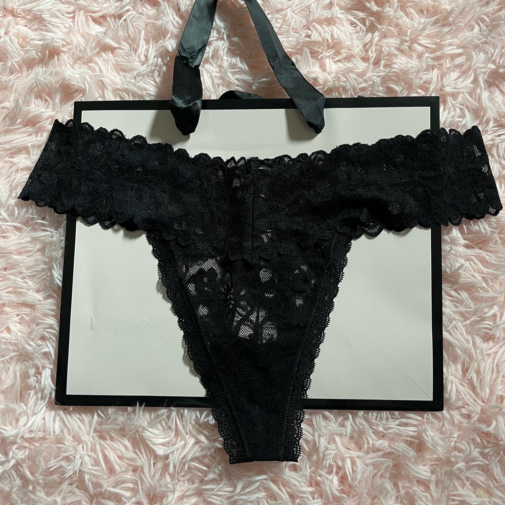 2/$10 NWT Victoria’s Secret Thong